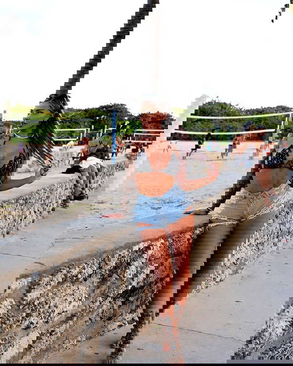 itshayleydavies itshayleydavies archive image