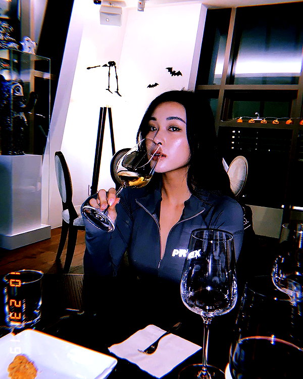 emily.ghoul instagram image archive image