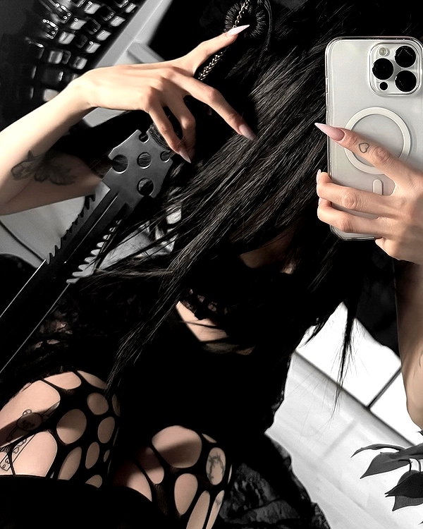 _lia.moon archive image