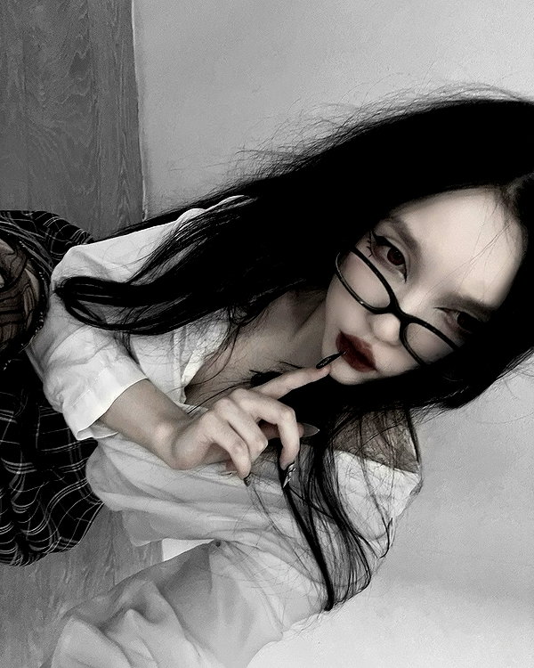 glowmoonshorty instagram image archive image