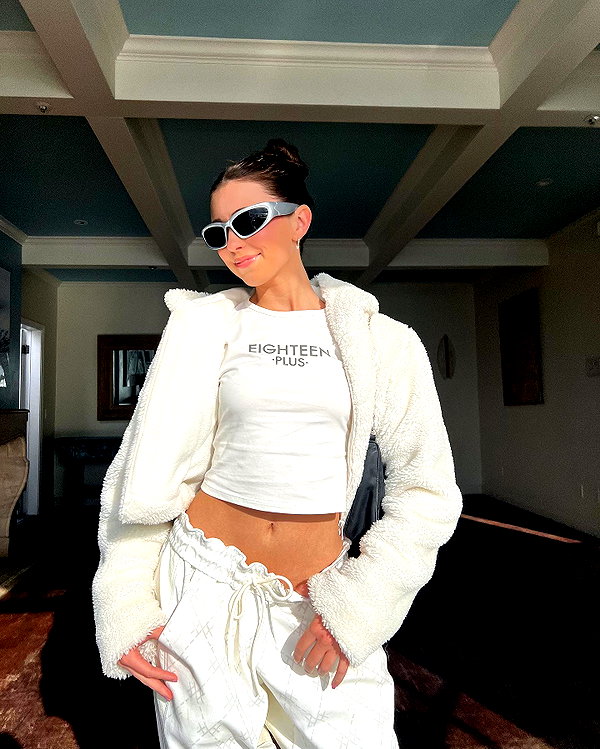 chloerosenbaum instagram image archive image