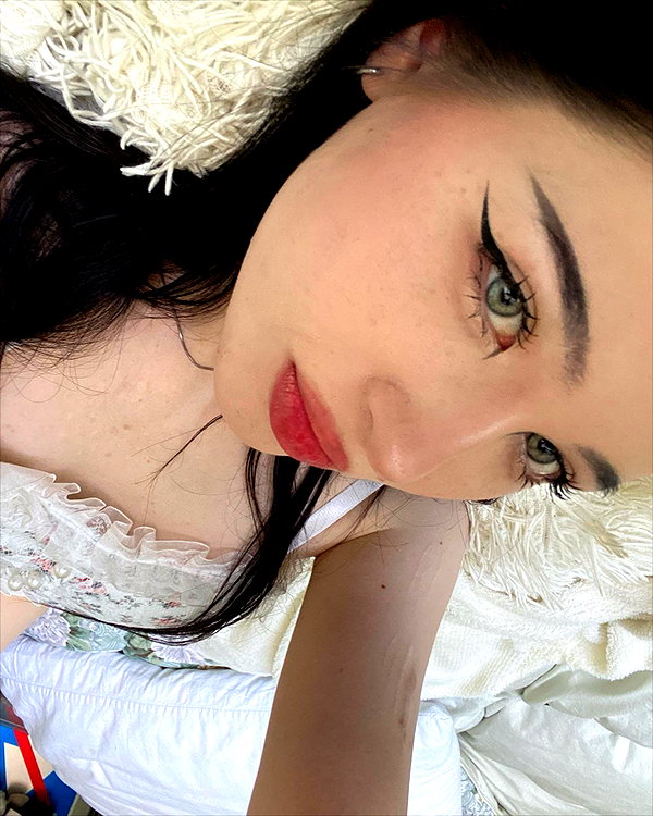 llofreaki instagram image archive image