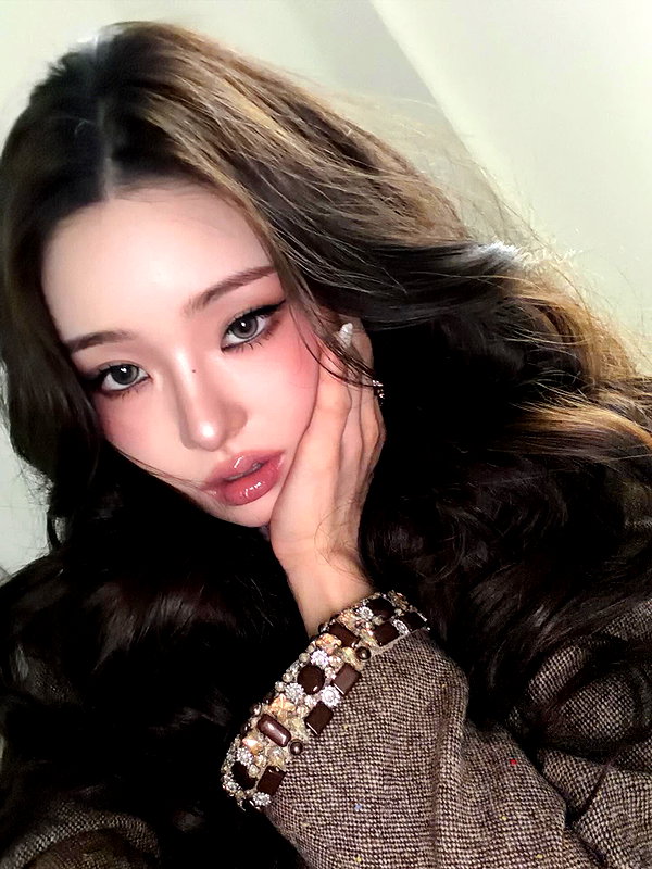 dear.zia instagram image archive image