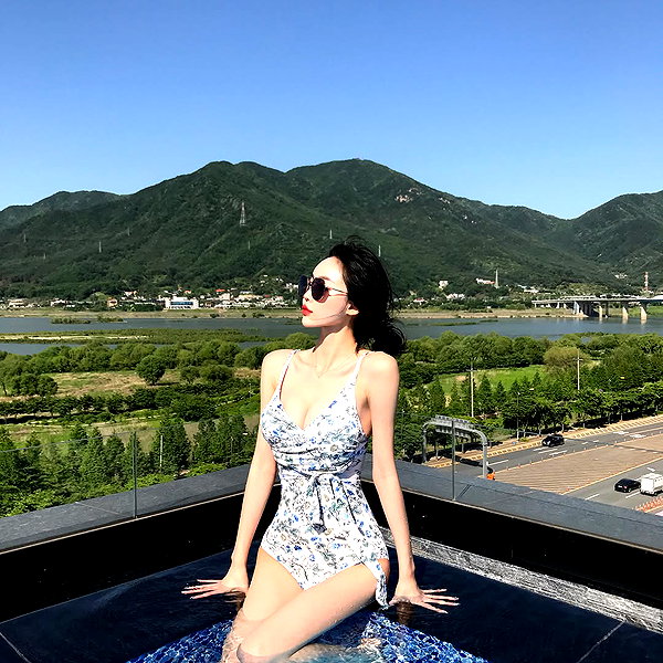 daxbin instagram image archive image