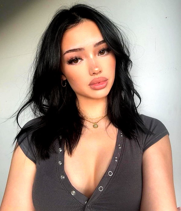 baddiesessence instagram image archive image
