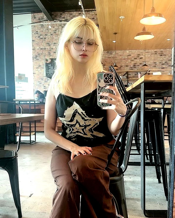 luly1980s instagram image archive image