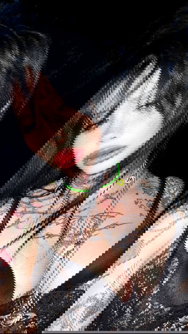 zommmbri zommmbri archive image