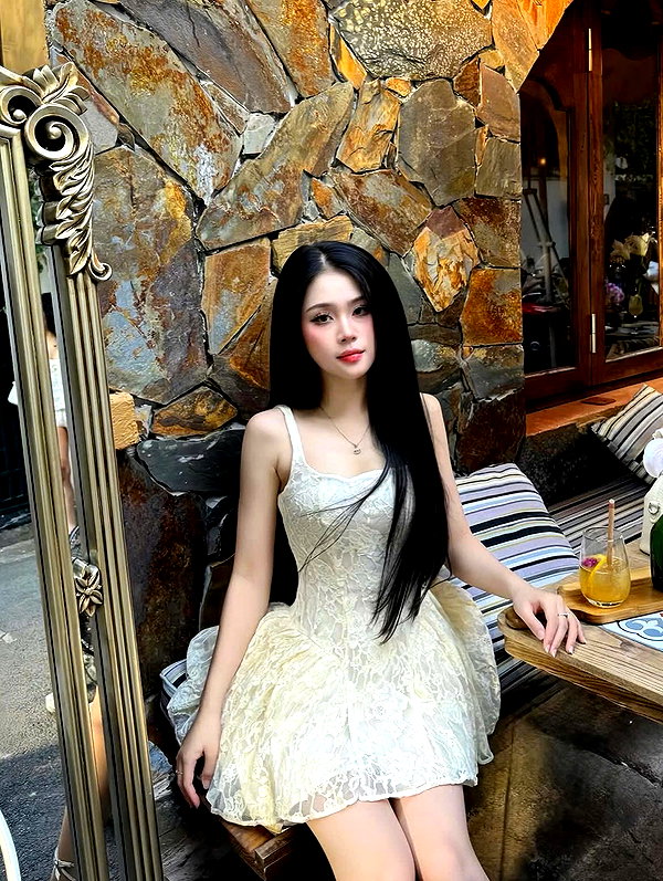 lyhythuedoxinh instagram image archive image