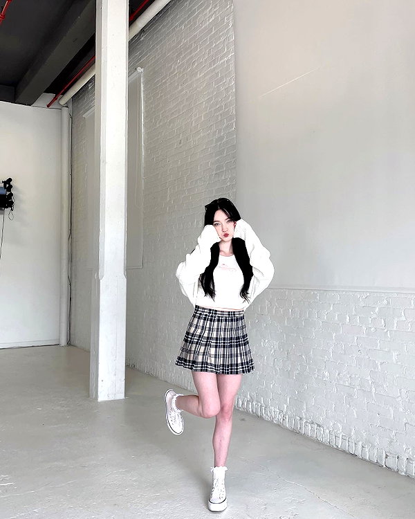 1uvgabi instagram image archive image