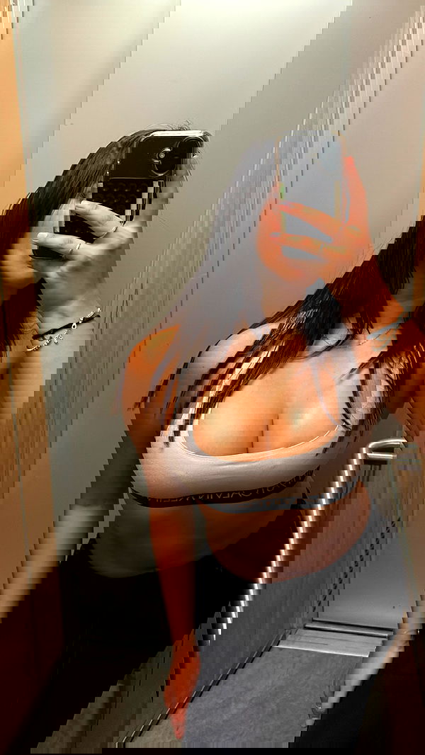 paula_valentina_gomez image ~ Altpins