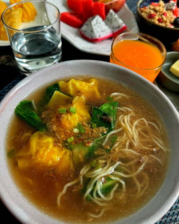 ll.lu1s instagram image archive image