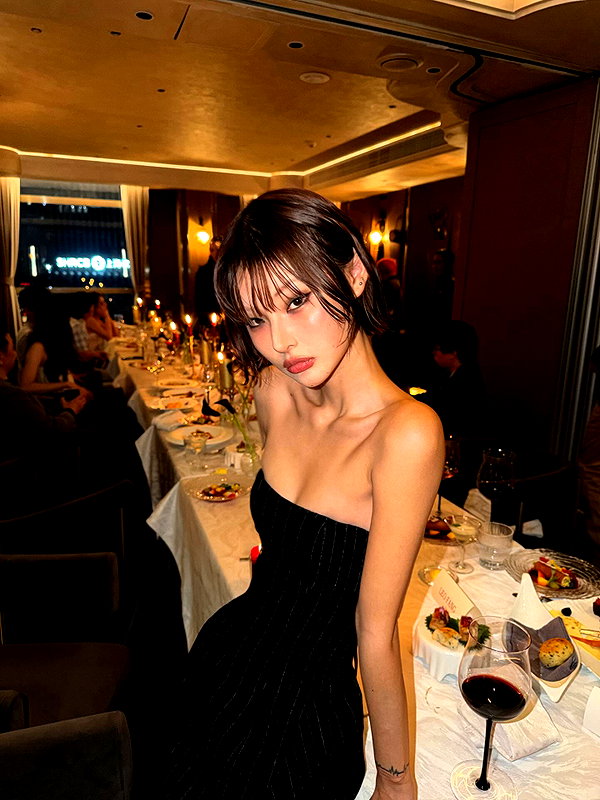 ll.lu1s instagram image archive image