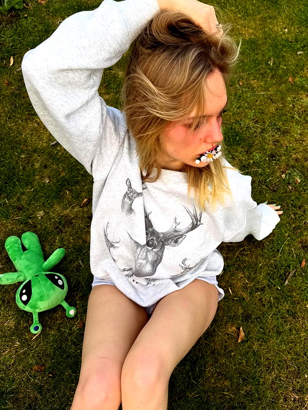 leni.bahr instagram image archive image