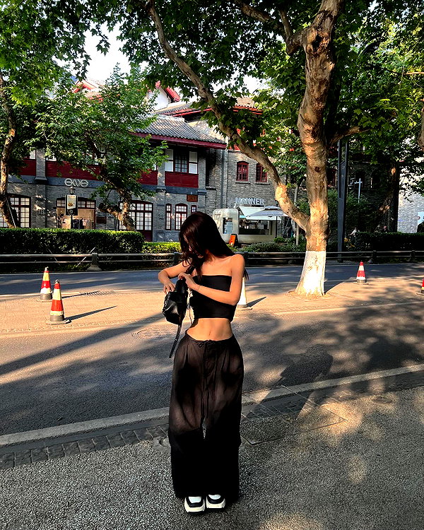 ll.lu1s instagram image archive image