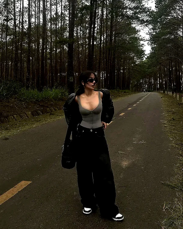 chica.niebla instagram image archive image