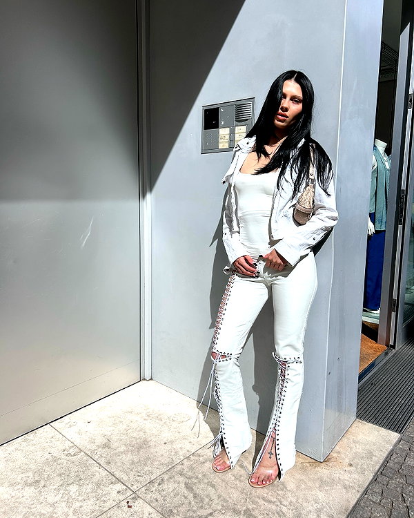 karolinaawasik instagram image archive image
