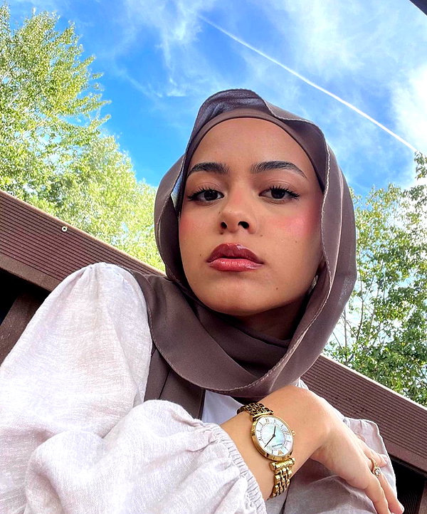 baddiesessence instagram image archive image