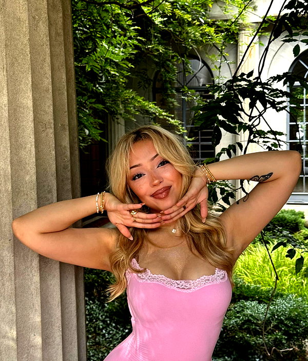 v.qx instagram image archive image