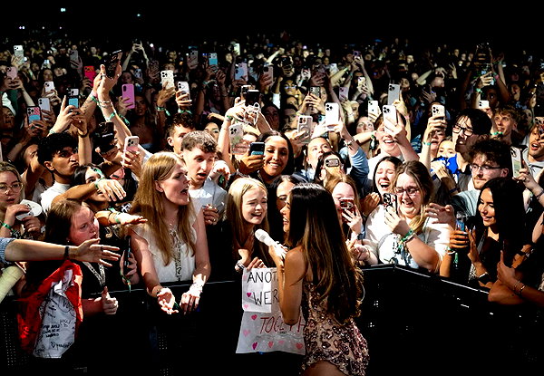 madisonbeer instagram image archive image