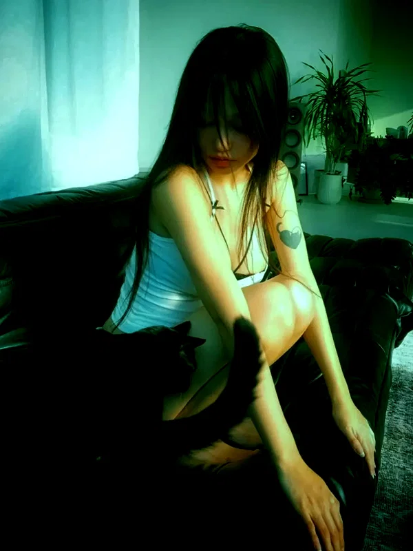 chica.niebla instagram image archive image