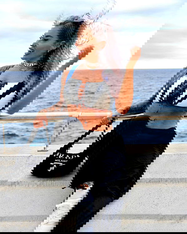 itshayleydavies itshayleydavies archive image