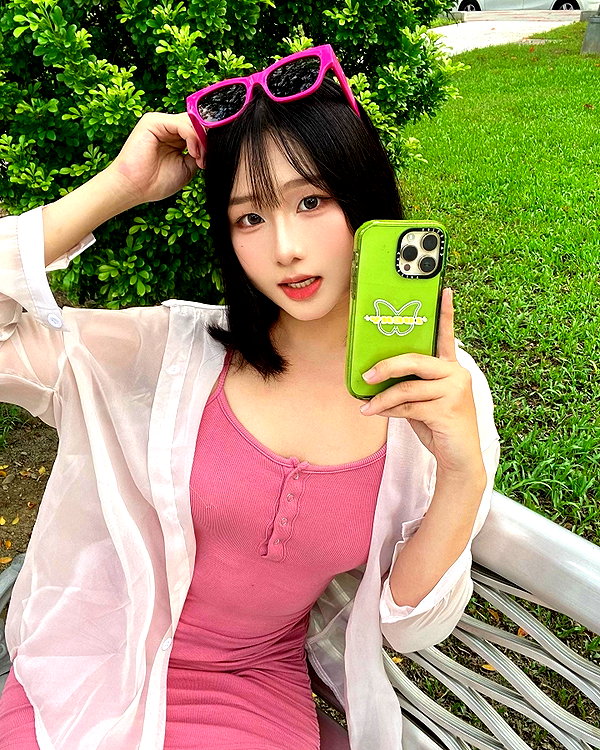 lai_931201 instagram image archive image