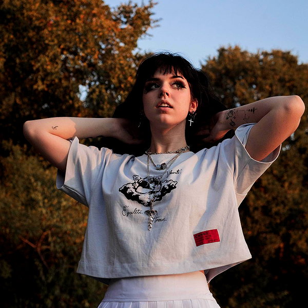 yeahimcaroline instagram image archive image