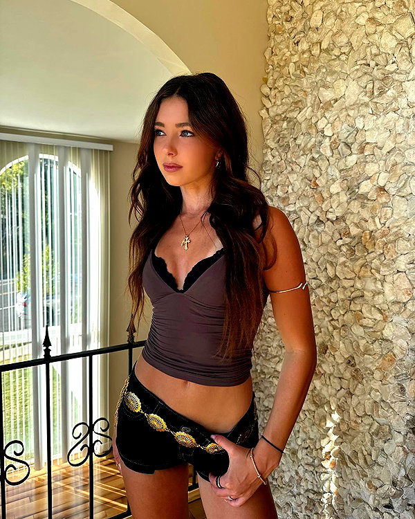 chloerosenbaum instagram image archive image