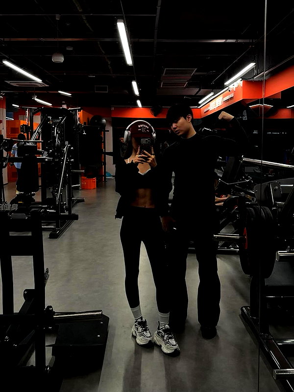 ll.lu1s instagram image archive image