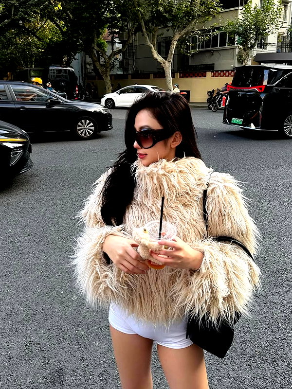 lyhythuedoxinh instagram image archive image