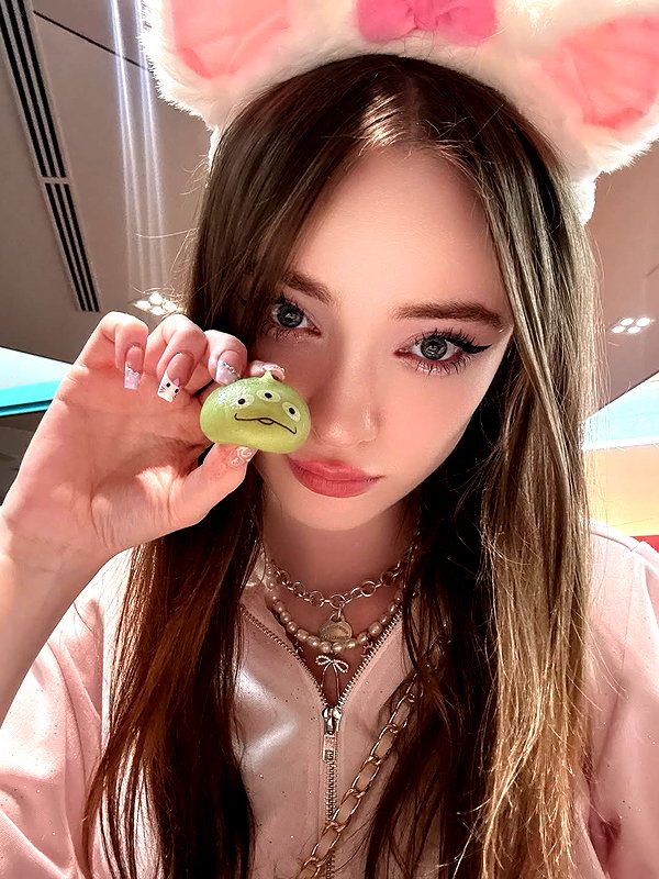 1uvgabi instagram image archive image
