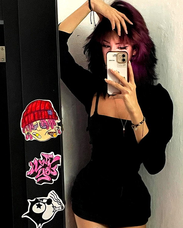 shevaal_x instagram image archive image