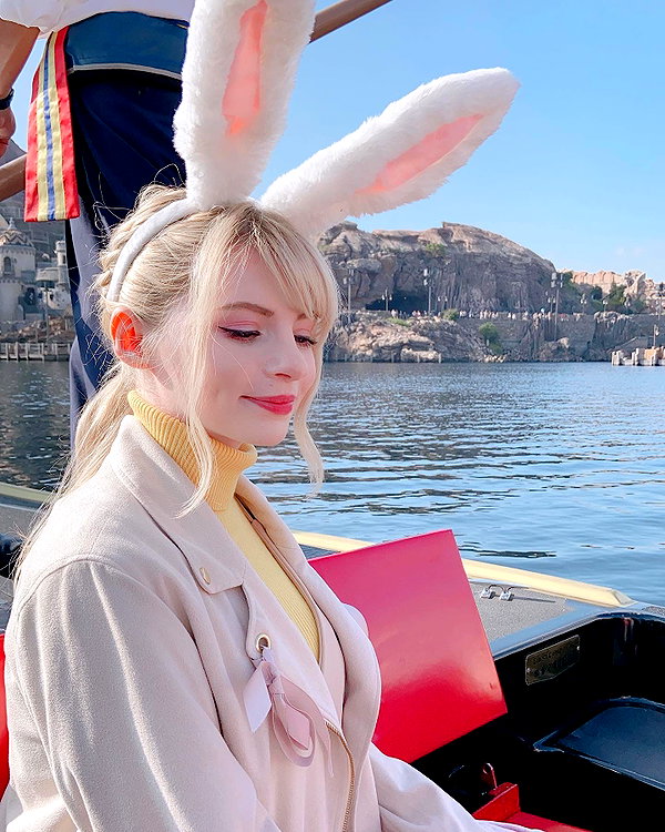 peachmilky_ instagram image archive image