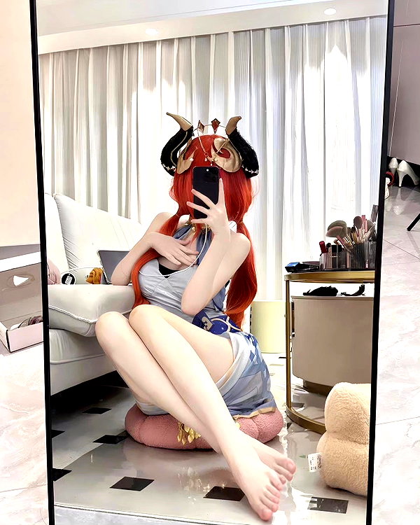 gallery_cosplayer instagram image archive image