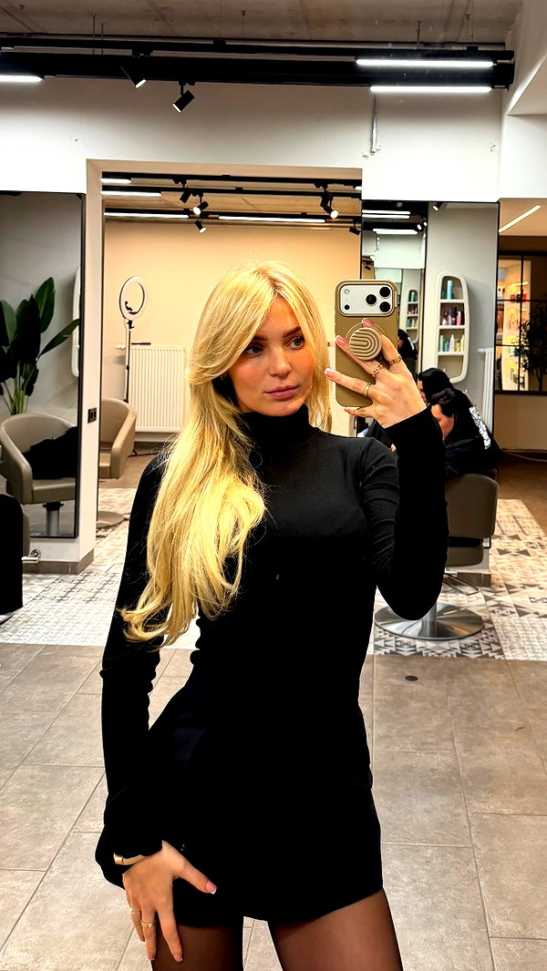 alexis.blond instagram image archive image