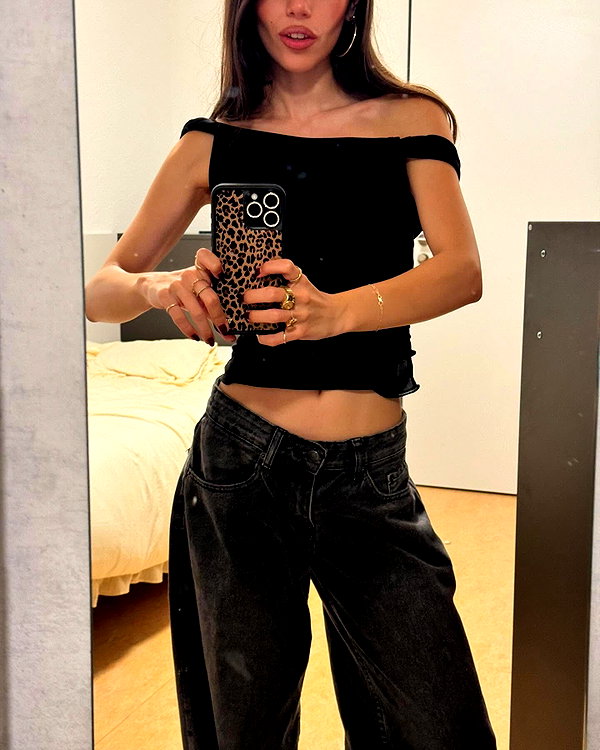 ainaratorneg instagram image archive image