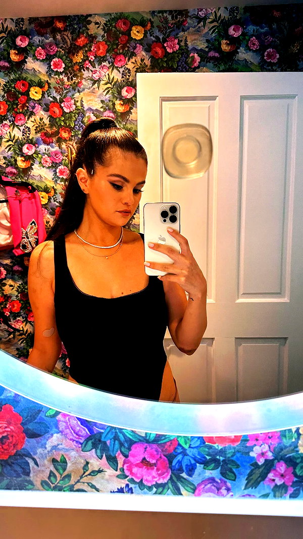 selenagomez selenagomez archive image