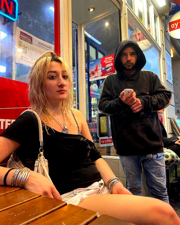 Archived image from @lolabllue on Instagram