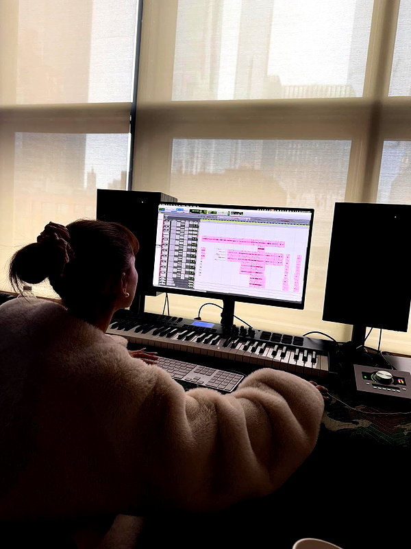 arianagrande instagram image archive image
