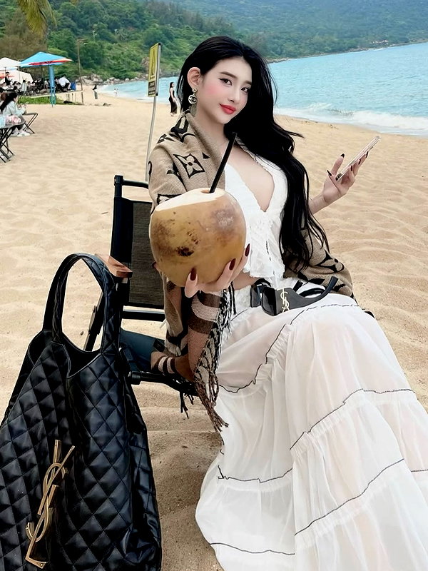 lyhythuedoxinh instagram image archive image