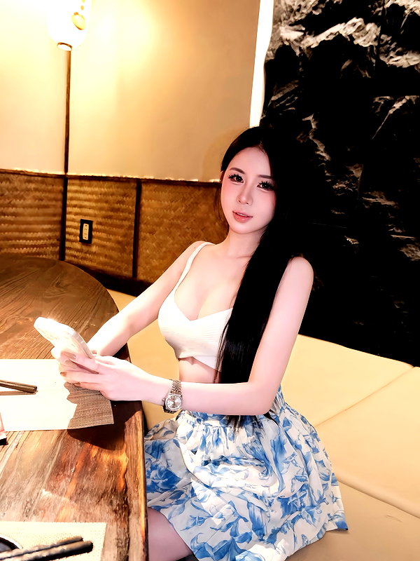 lyhythuedoxinh instagram image archive image