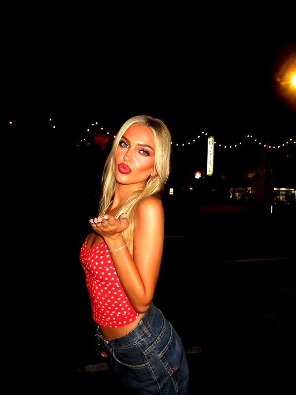 lizrrossi instagram image archive image