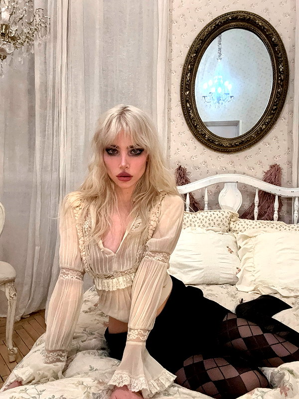 alien.hanna instagram image archive image