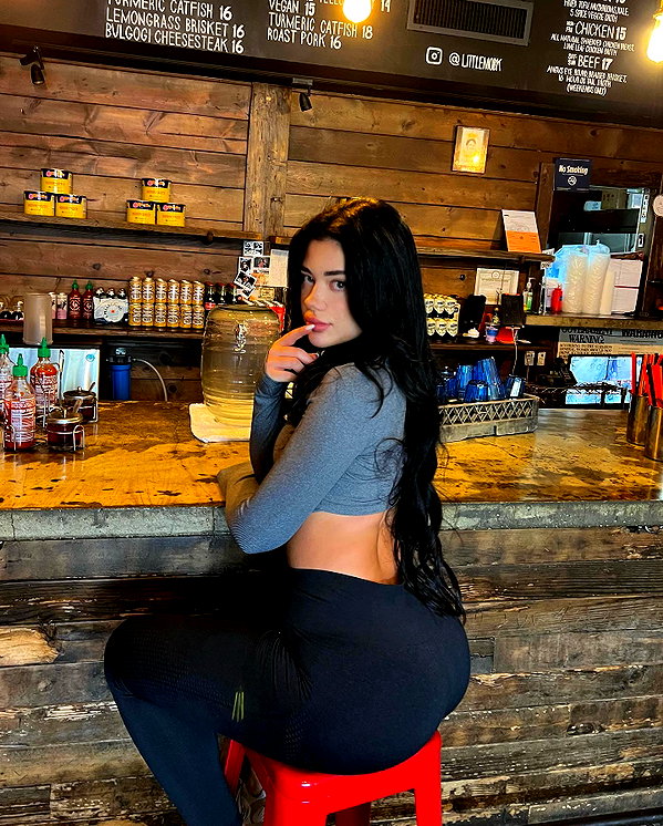 vanessa.rhd instagram image archive image