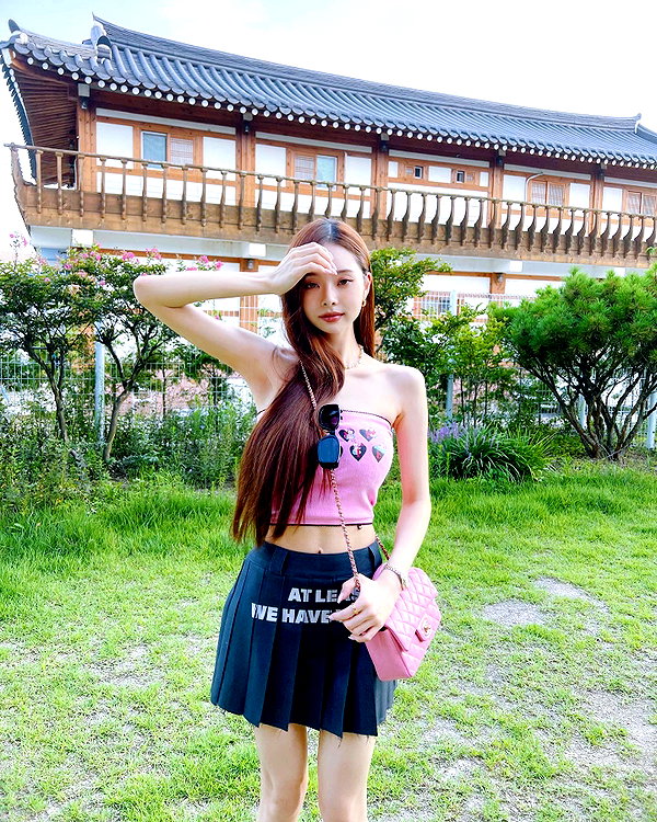 dear.zia instagram image archive image