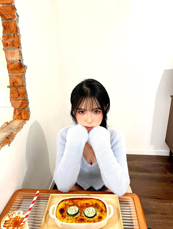 52._.0921 instagram image archive image
