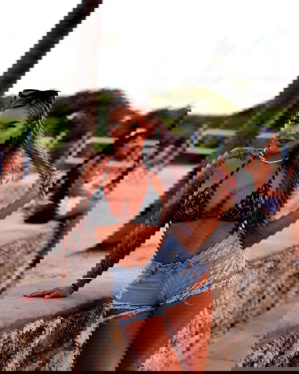 itshayleydavies itshayleydavies archive image