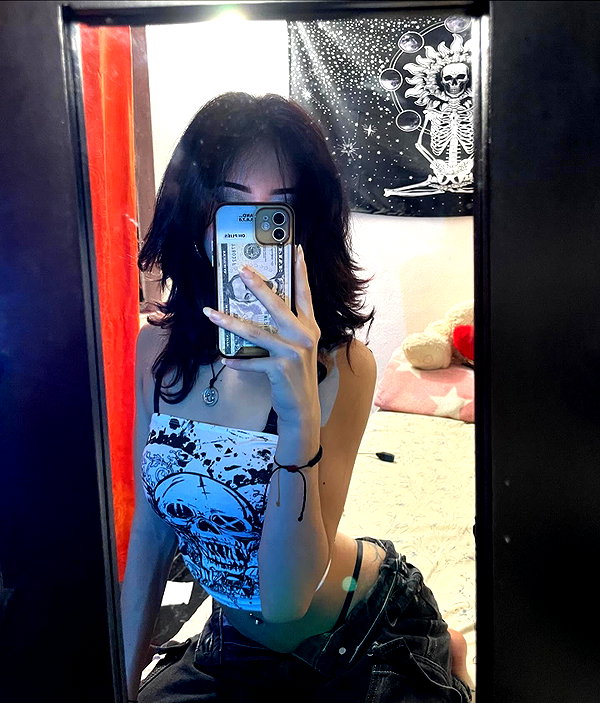 shevaal_x instagram image archive image
