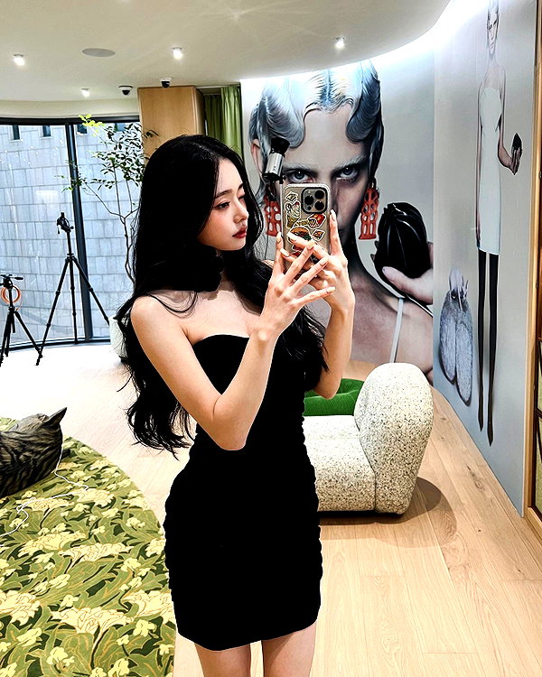 dear.zia instagram image archive image
