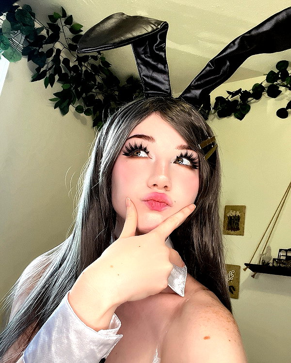 danielle.mercedie instagram image archive image